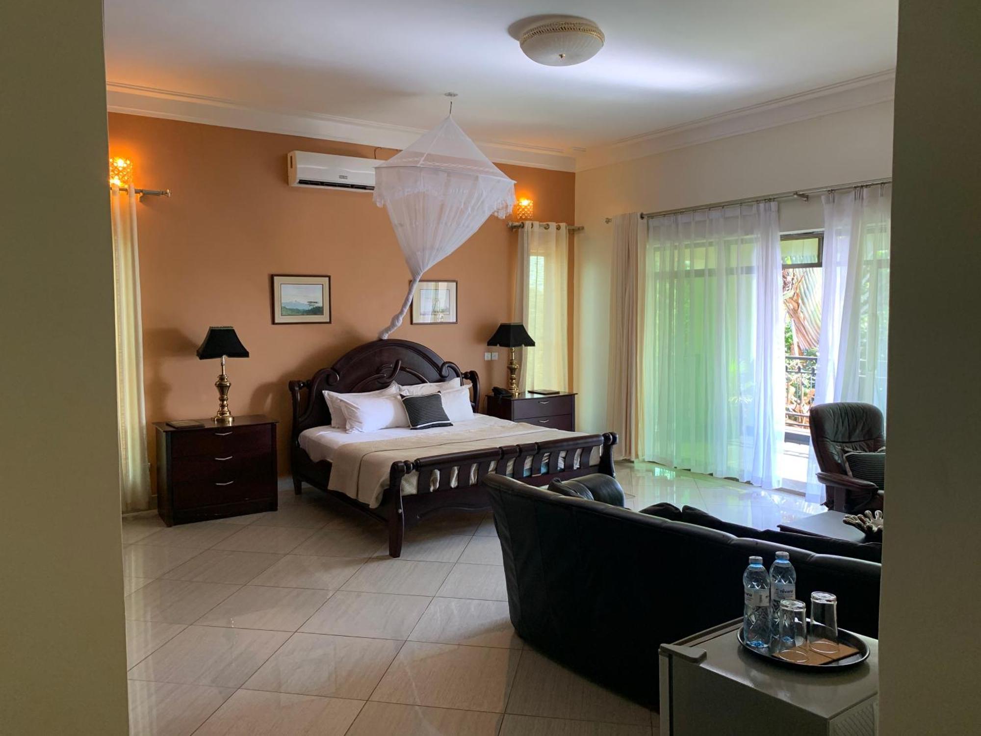 Lakepoint Villa Entebbe Ngoại thất bức ảnh