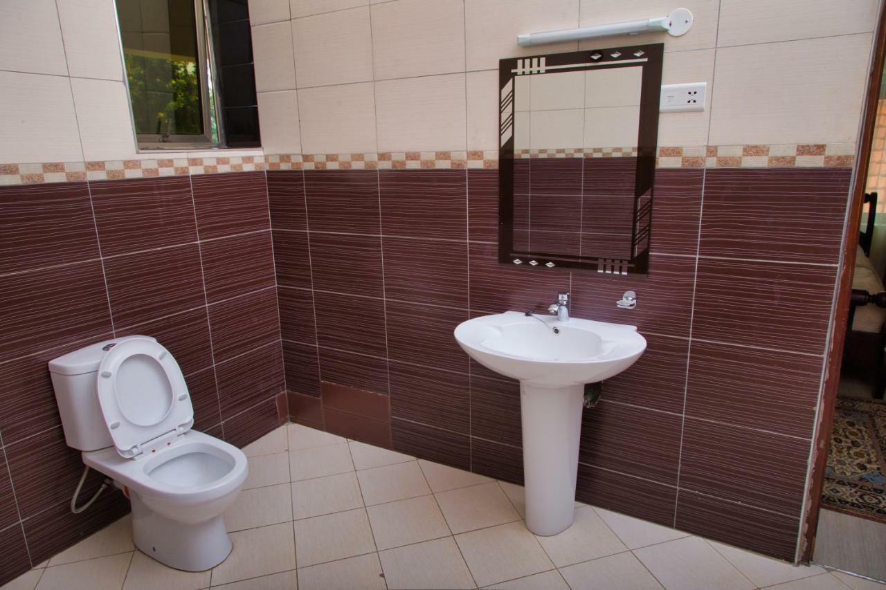 Lakepoint Villa Entebbe Ngoại thất bức ảnh